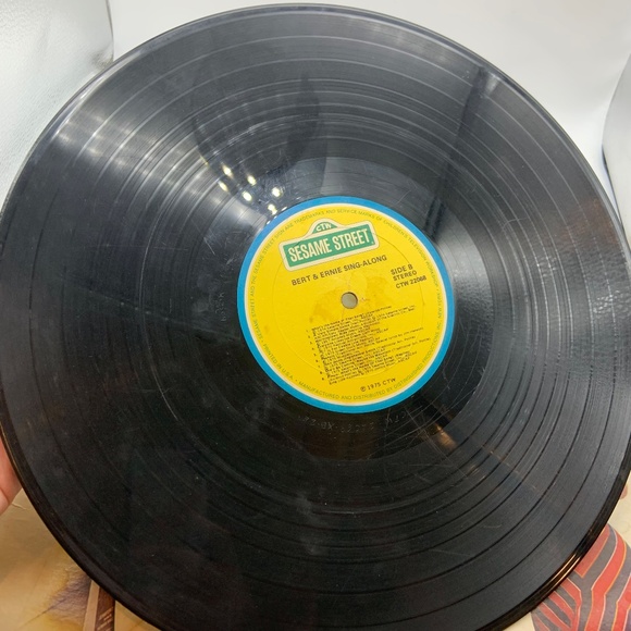 Vintage Sesame Street Vinyl Ernie and Bert Sing-Along LP Record Album - Picture 11 of 15